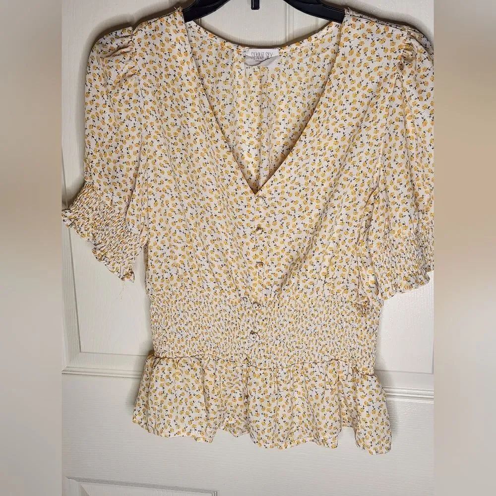 Sienna Sky M White Yellow Small Floral Girly Flowy Blouse Shirring VNeck Women